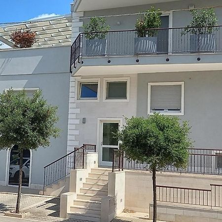 Central Apartment Con Tre Camere Da Letto Locorotondo Exterior foto